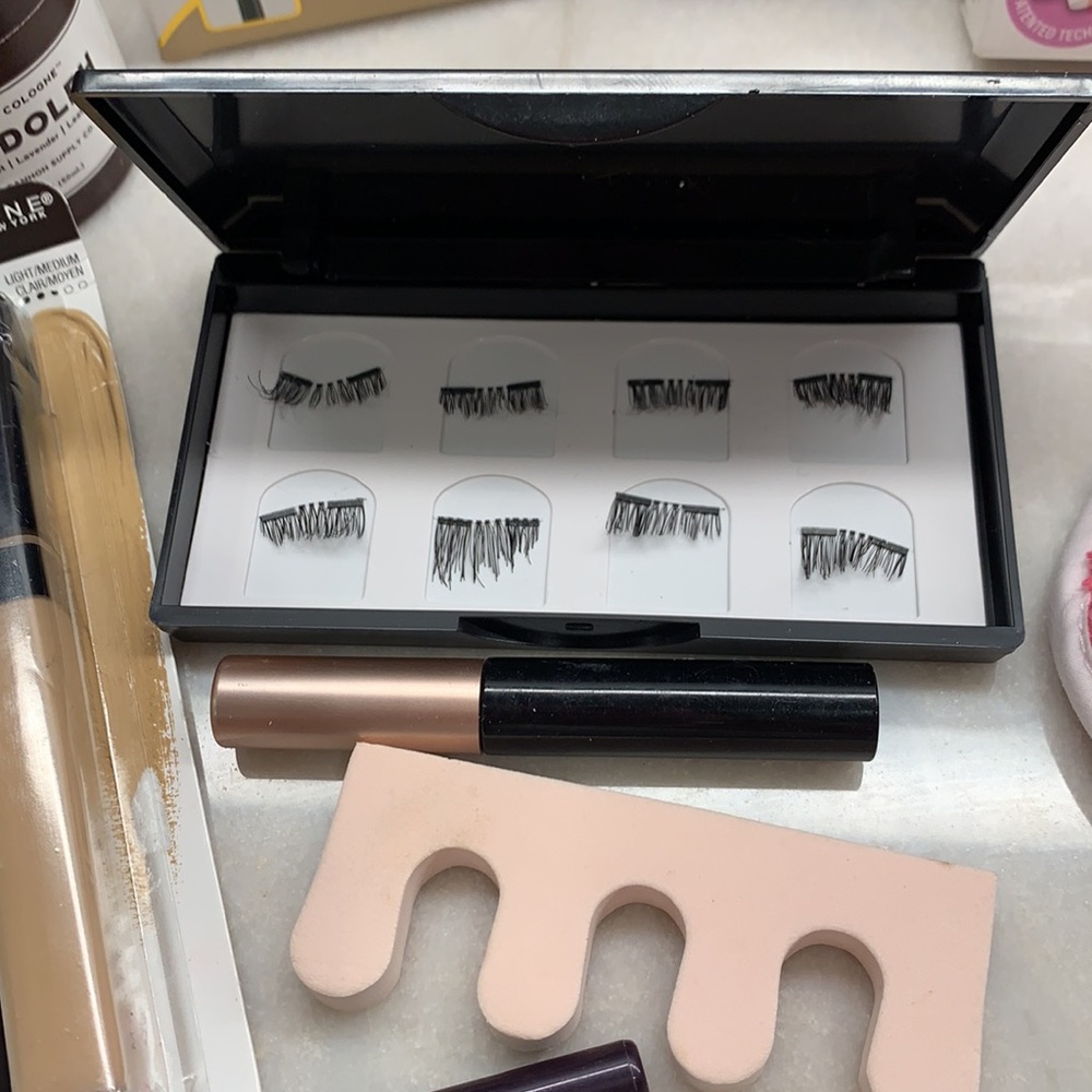 Cosmetics Bundle - Picture 6 of 7